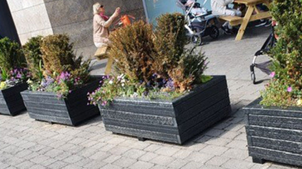 planters-outside-shopfront-ngp planters-outside-shopfront-ngp